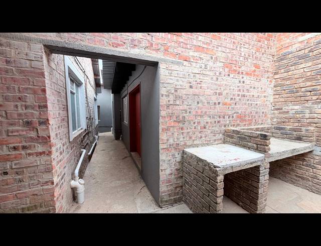 8 BEDROOM HOUSE FOR SALE IN WEST PARK